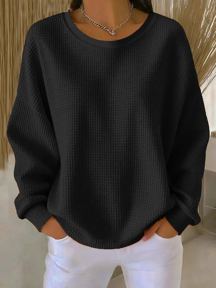 Women's oversized textured knit jumper with round neck and long sleeves