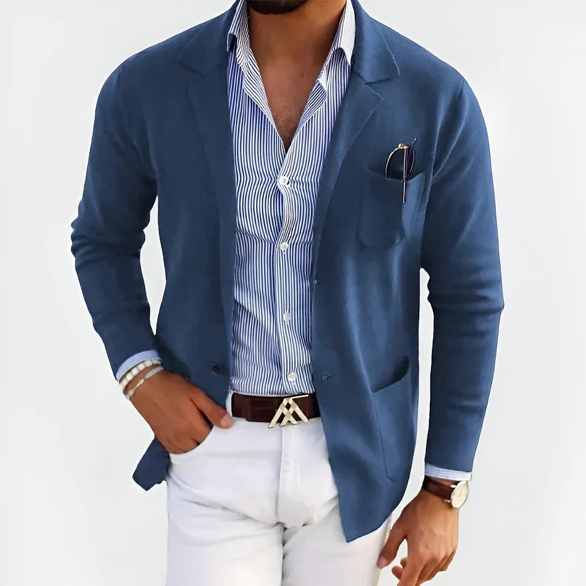 Men's lightweight blazer with notch lapels, long sleeves and front pockets