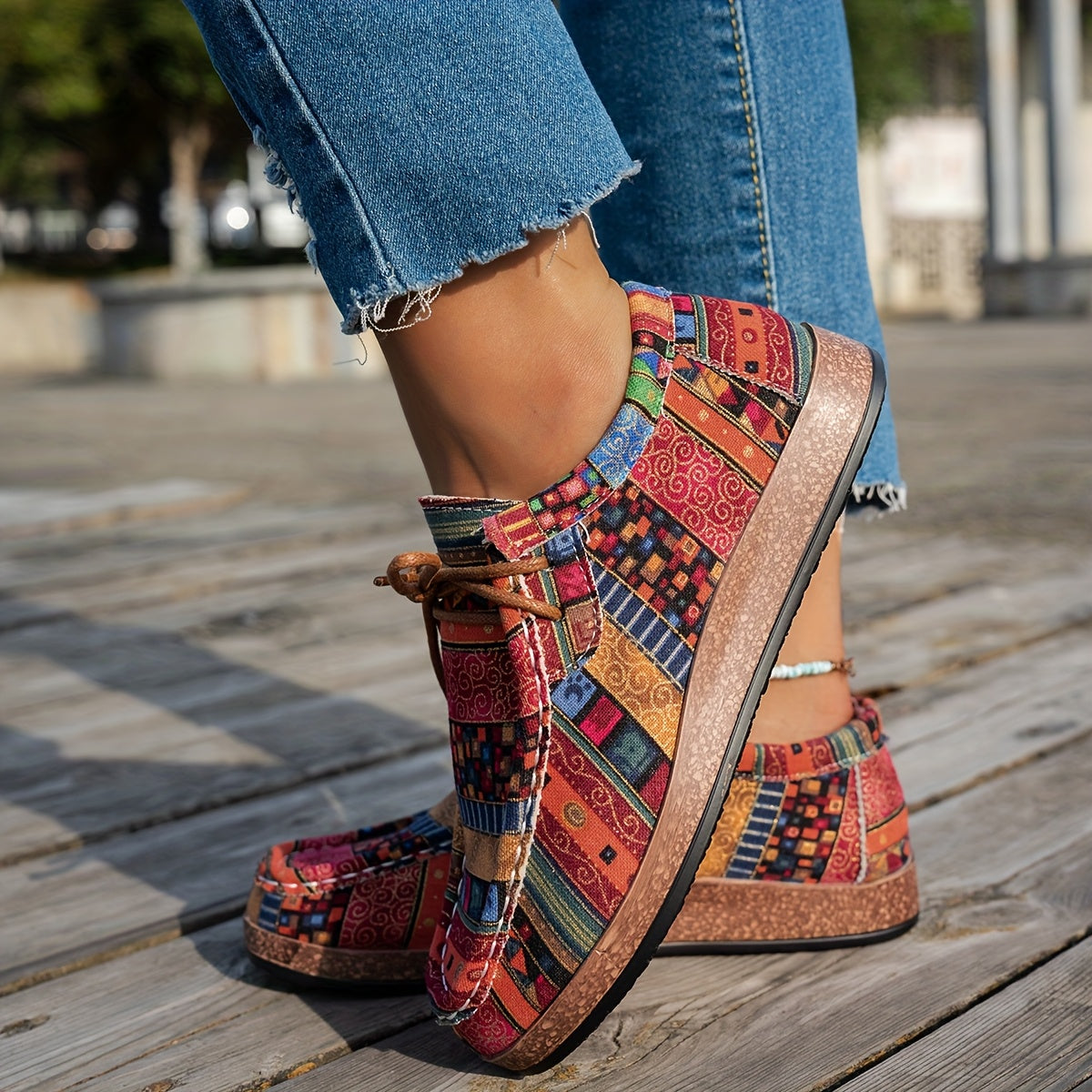 Women's multicoloured geometric patchwork lace-up sneakers with round toes and flat soles