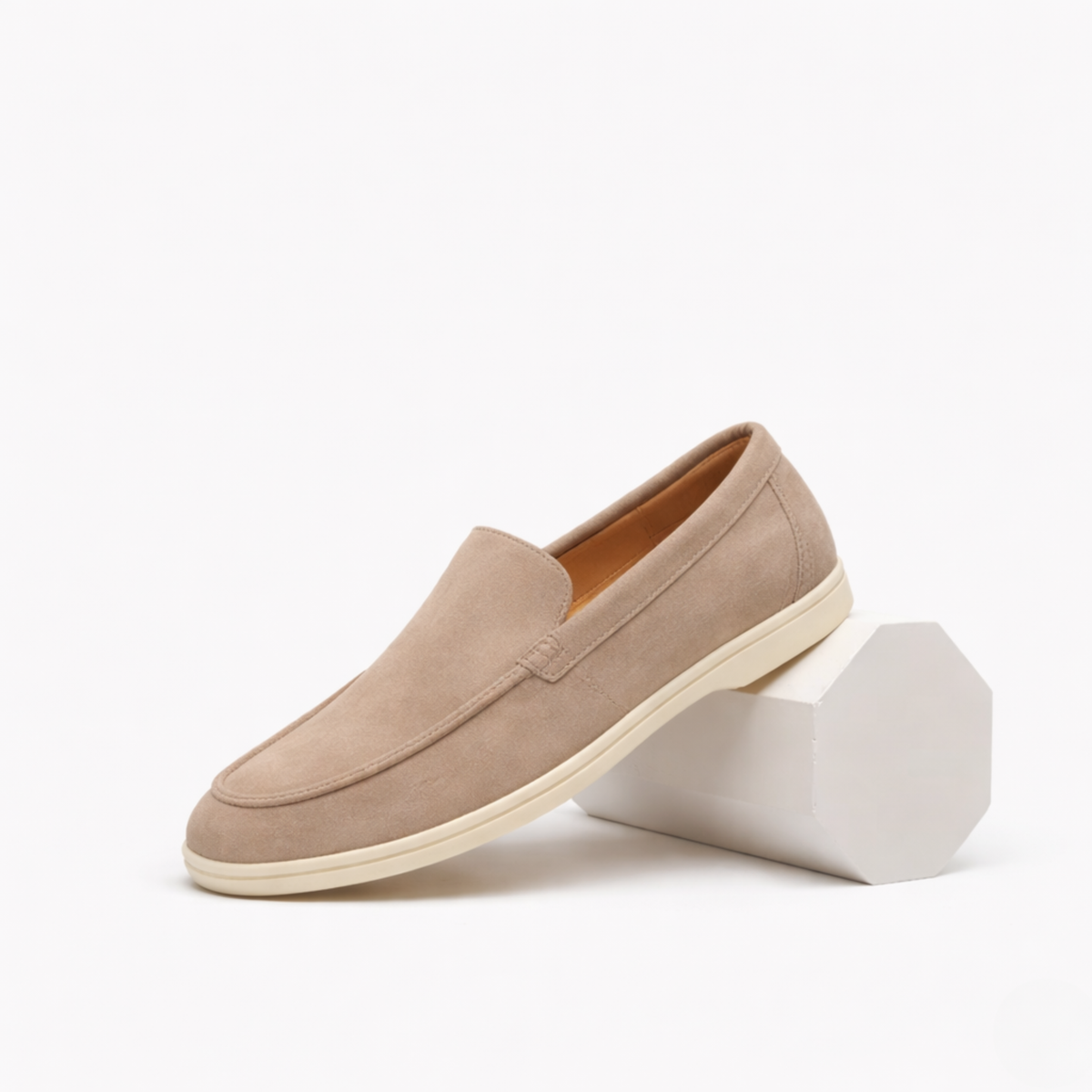 Men's classic slip-on loafers with moc toe and flat sole