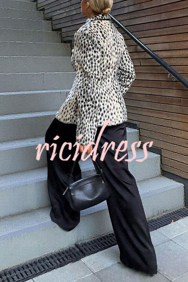 Women's beige leopard print jacket with lapel collar and long sleeves
