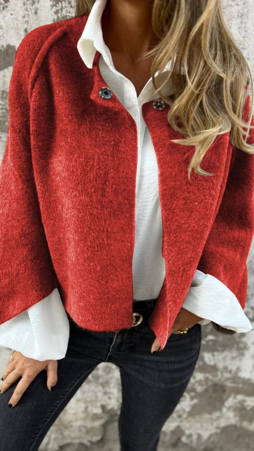 Women's short coat with round neckline, long sleeves and button detail