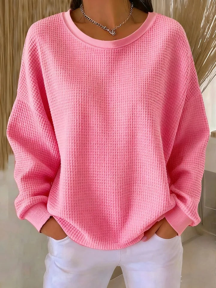 Women's oversized textured knit jumper with round neck and long sleeves