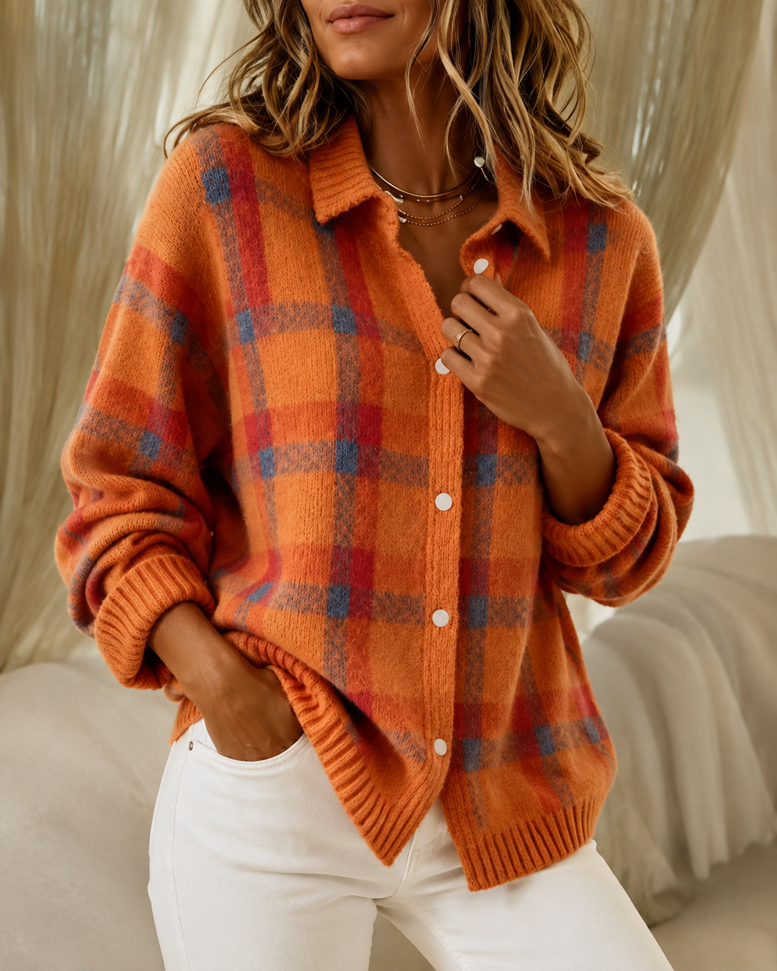 Women's checked knitted cardigan with collared neckline, long sleeves and button fastening