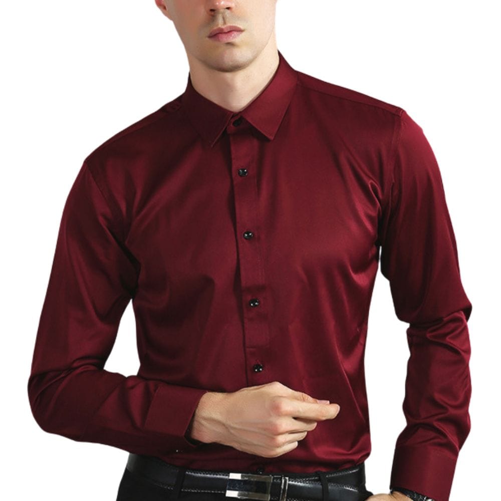 Men's long-sleeve button-front shirt with pointed collar and fitted cut