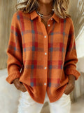 Women's checked knitted cardigan with collar, long sleeves and button front