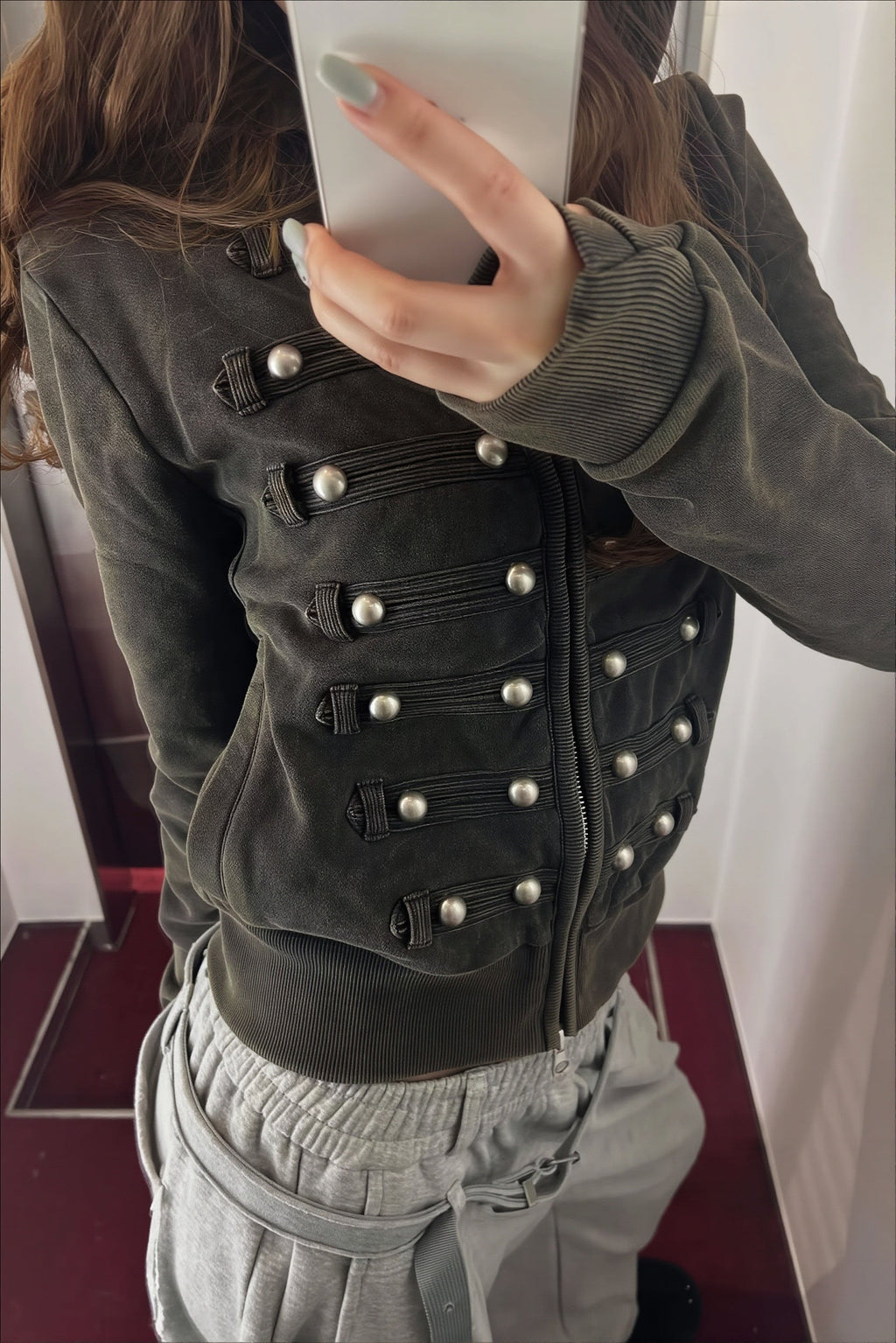 Women's black fitted cropped hoodie with hood, front zip and silver-tone stud detailing