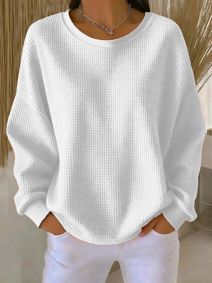 Women's oversized textured knit jumper with round neck and long sleeves