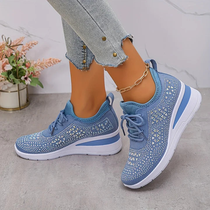 Women's textured lace-up trainers with low platform soles