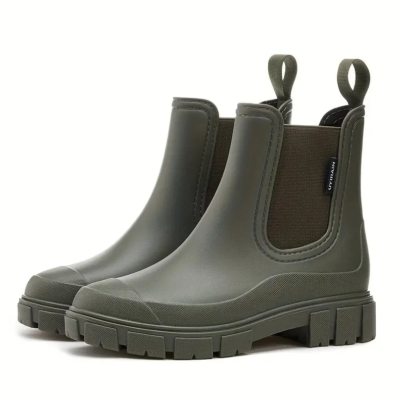 Women's Chelsea boots with elastic side panels and chunky textured soles