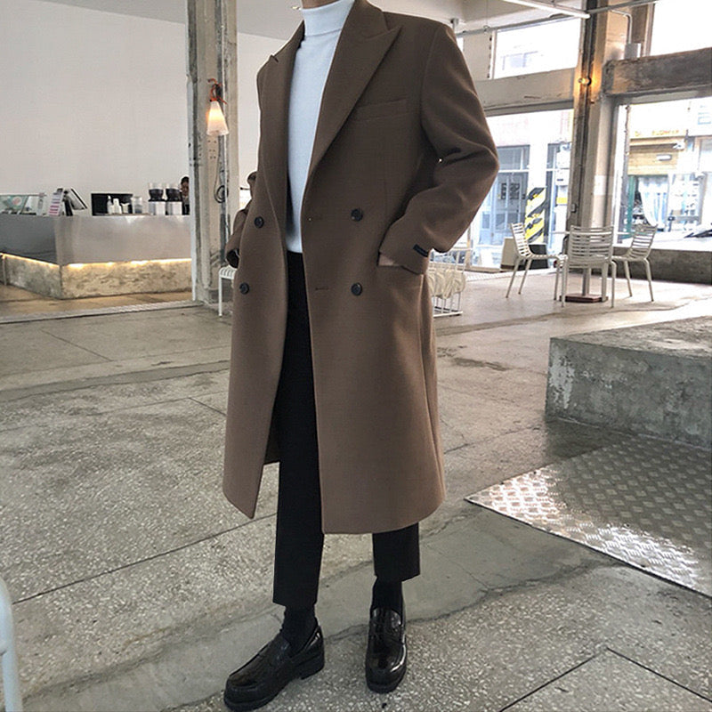 Men's long double-breasted overcoat with notched lapels and button fastening