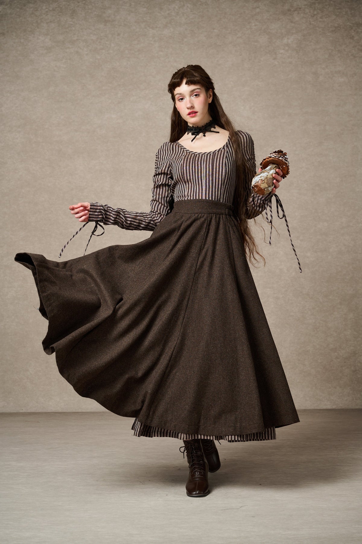 Women's full flared midi skirt with high waistband