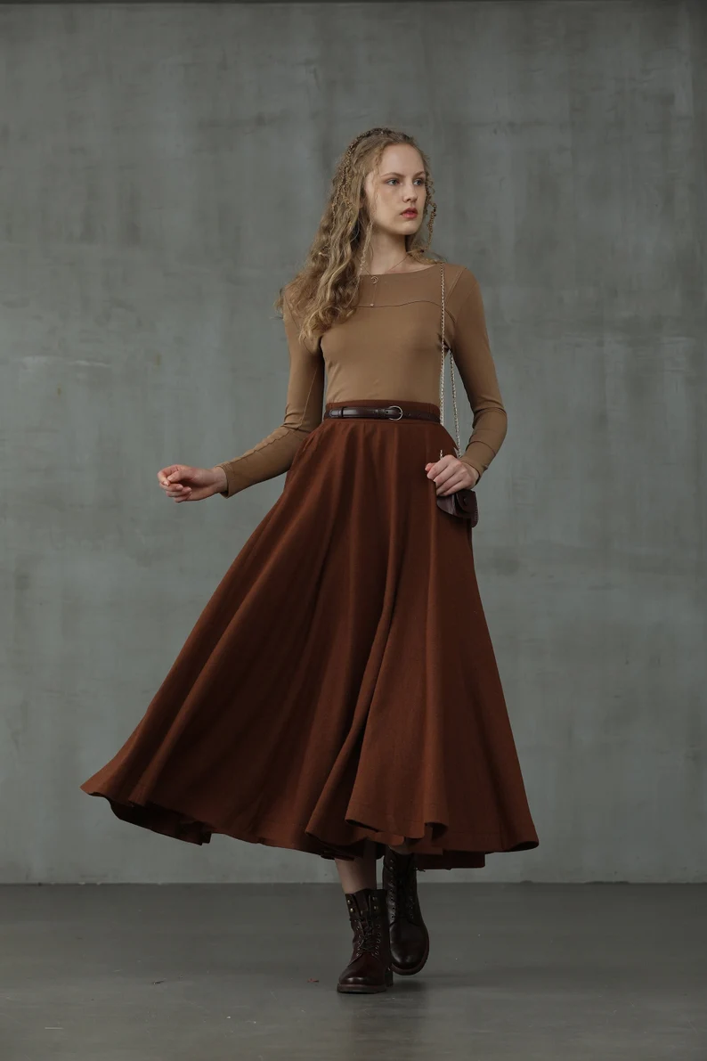 Women's full flared midi skirt with high waistband