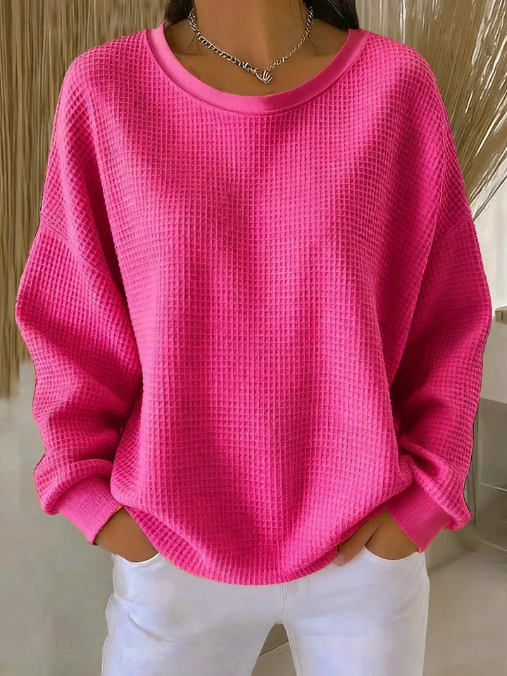 Women's oversized textured knit jumper with round neck and long sleeves