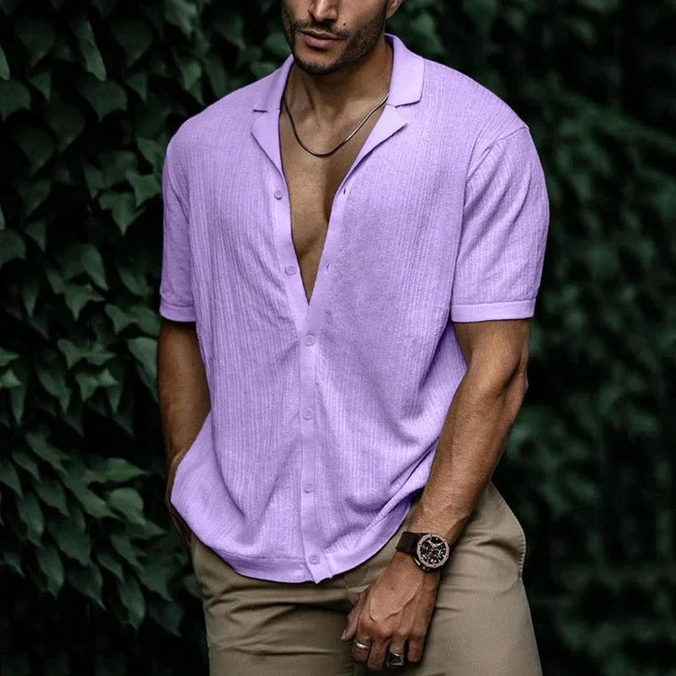 Men's short sleeve open collar shirt with button front and curved hem