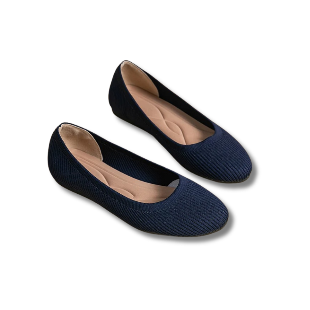 Women's ribbed ballet flats with rounded toes and flat soles