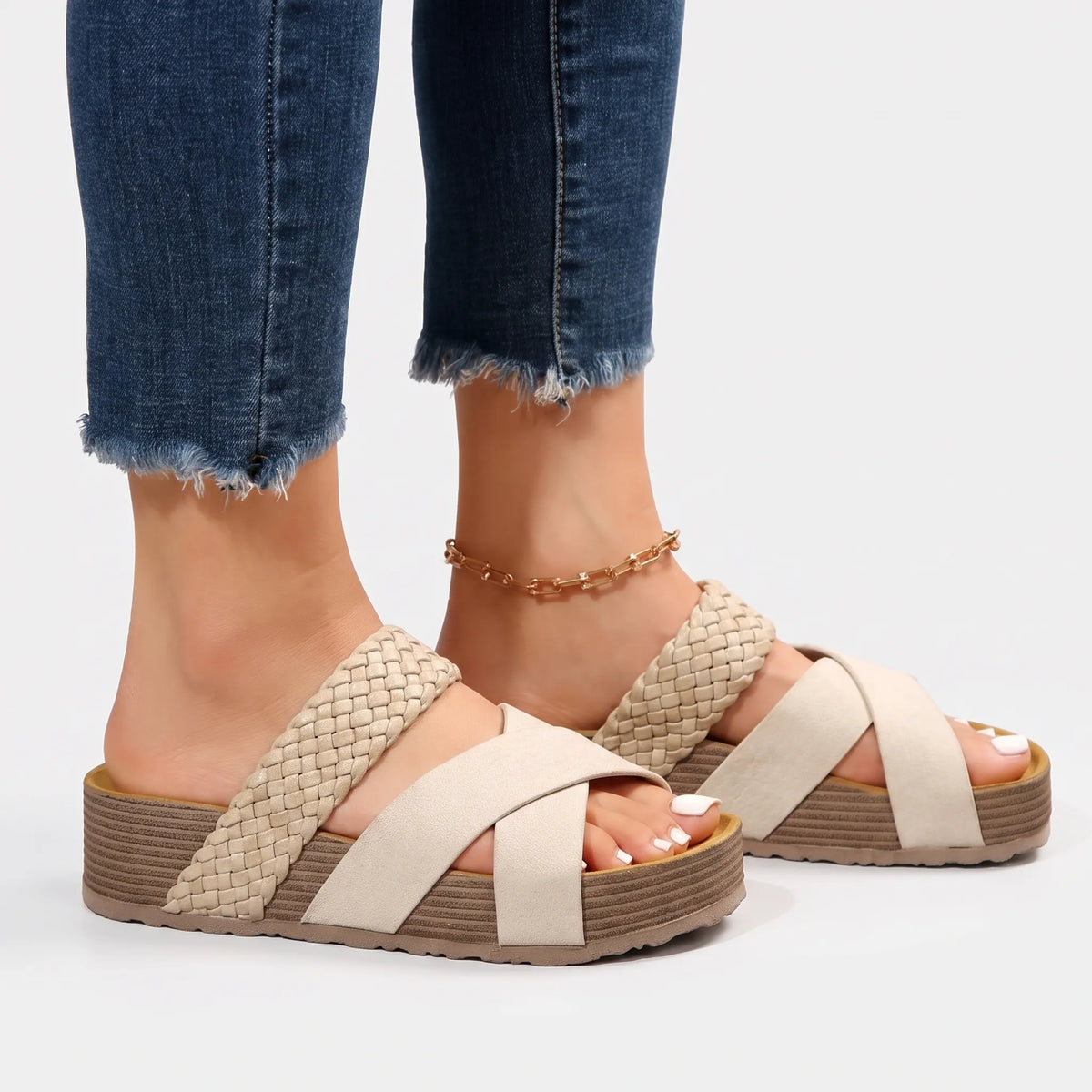 Altina  - Slip-On Platform Sandals Warm-Weather Walking