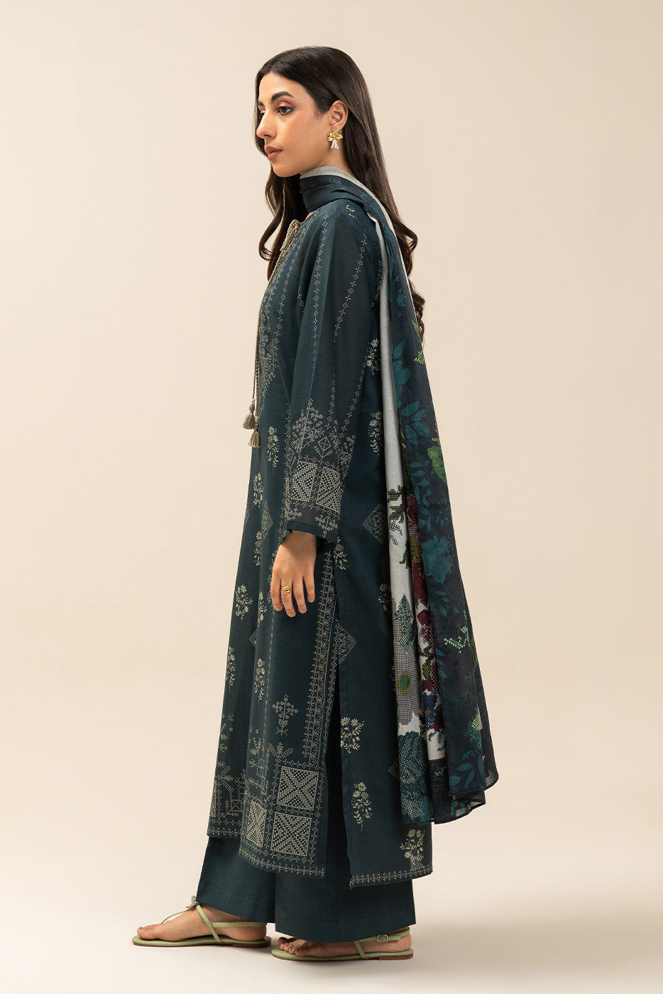 Women's multicolour printed three-piece tunic suit set with long sleeves and floral dupatta