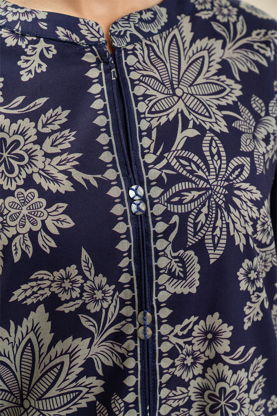 Women's floral embroidered two-piece suit with long tunic and wide-leg trousers