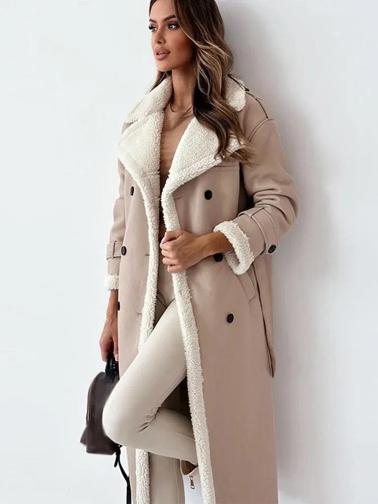 Women's long coat with wide lapels, contrasting trim and double-breasted buttons