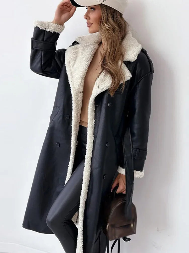 Women's long coat with wide lapels, contrasting trim and double-breasted buttons