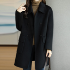 Women's short double-breasted coat with wide collar and flap pockets