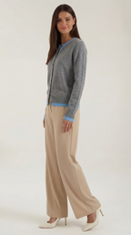 Women's slim-fit knitted cardigan with button front, long sleeves and contrasting ribbed trims