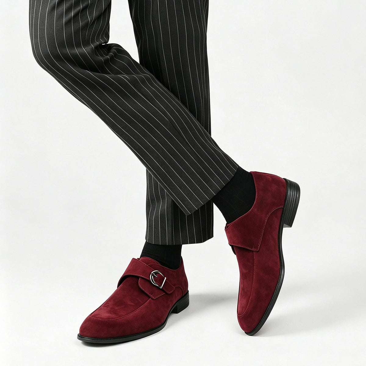Men's plain monk-strap loafers with metal buckle and low heel