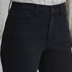 Women's high-rise bootcut jeans with five pockets and button zip fastening