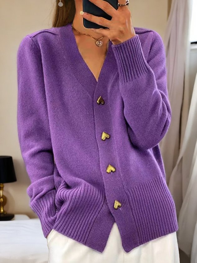 Women's V-neck cardigan with long sleeves, heart-shaped buttons and ribbed trims