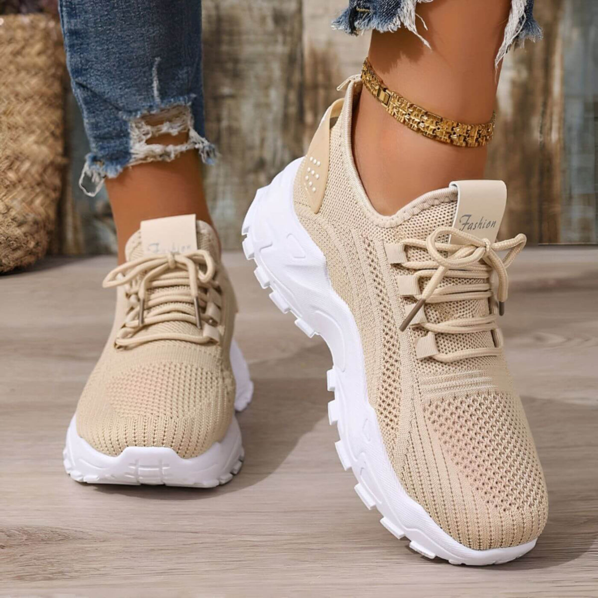 Women's knit lace-up trainers with chunky white soles