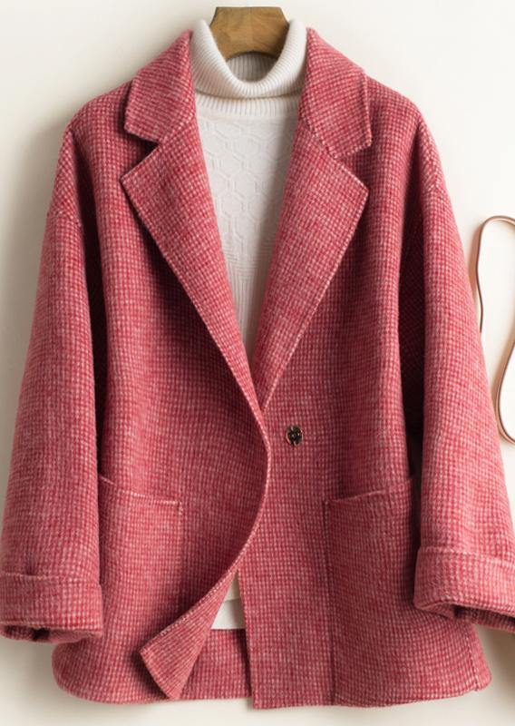 Women's checked tunic coat with notched lapels, long sleeves and front patch pockets