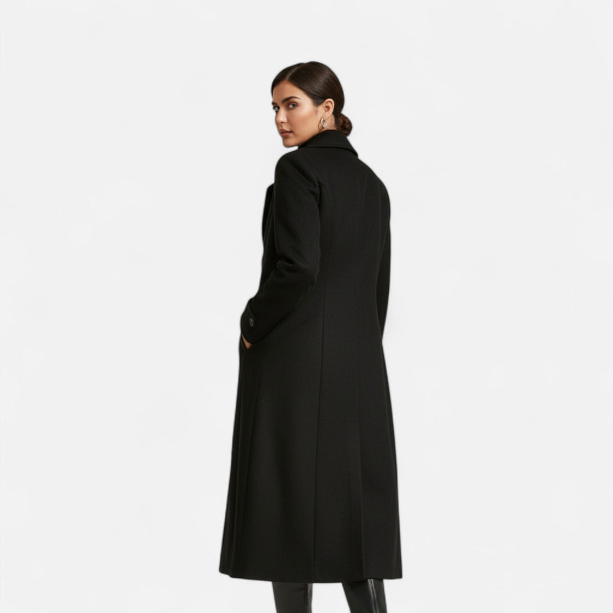 Women's long double-breasted coat with notched lapels and long sleeves