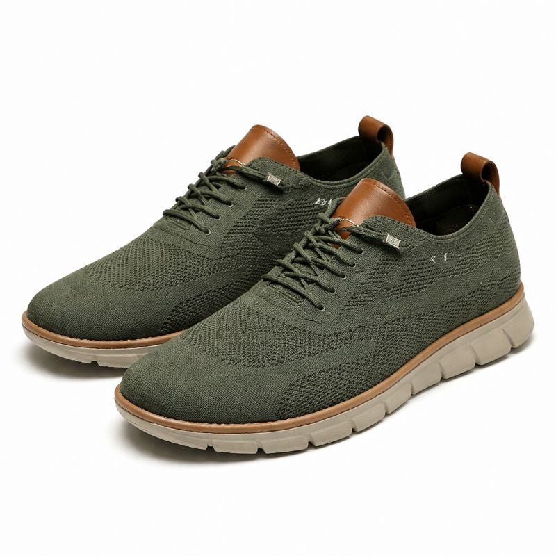 Textured men's lace-up trainers with round toes and flat segmented soles