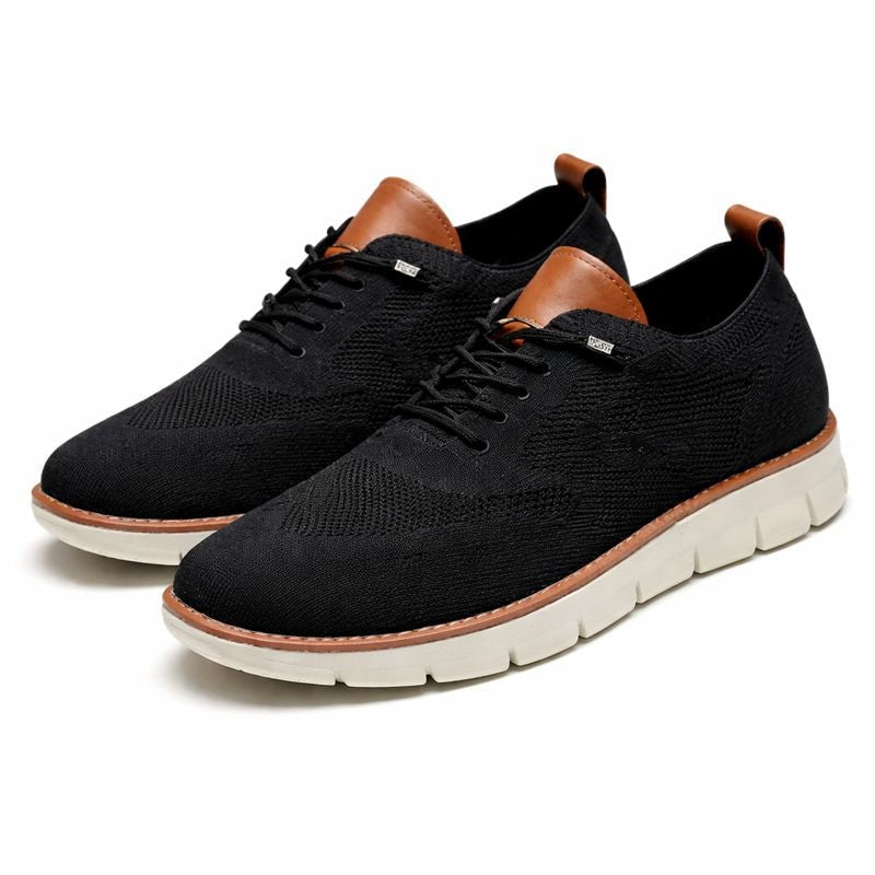 Textured men's lace-up trainers with round toes and flat segmented soles