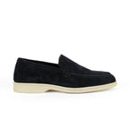 Black men's moccasin loafers with rounded toes and light flat soles