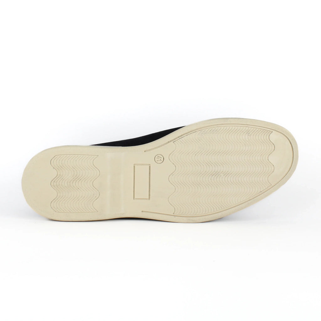 Black men's moccasin loafers with rounded toes and light flat soles