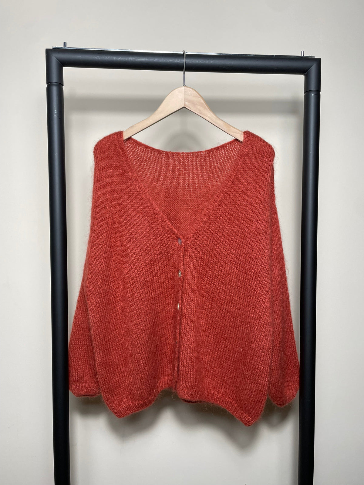 Women's knitted V-neck button cardigan with long sleeves