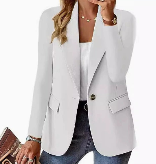 Women's tailored blazer jacket with notched lapels, long sleeves and front flap pockets