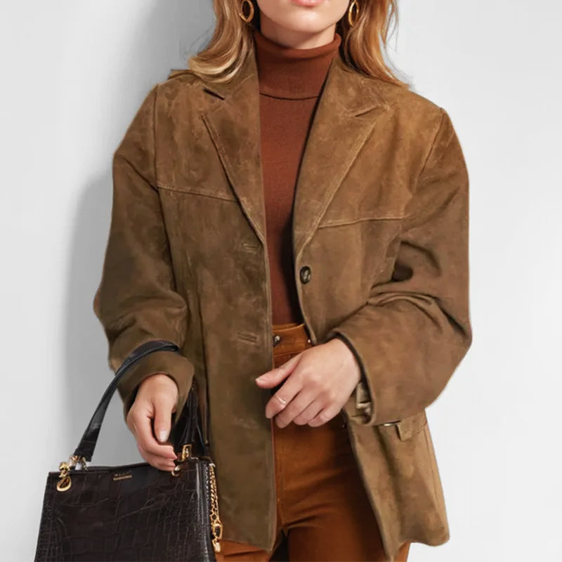 Women's relaxed lapel jacket with long sleeves, button front and flap pockets
