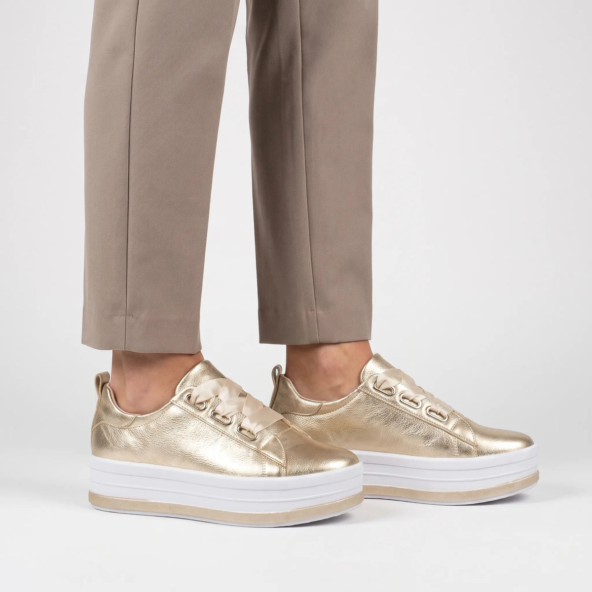 LuminaTread  - Metallic Platform Trainers Casual Outings