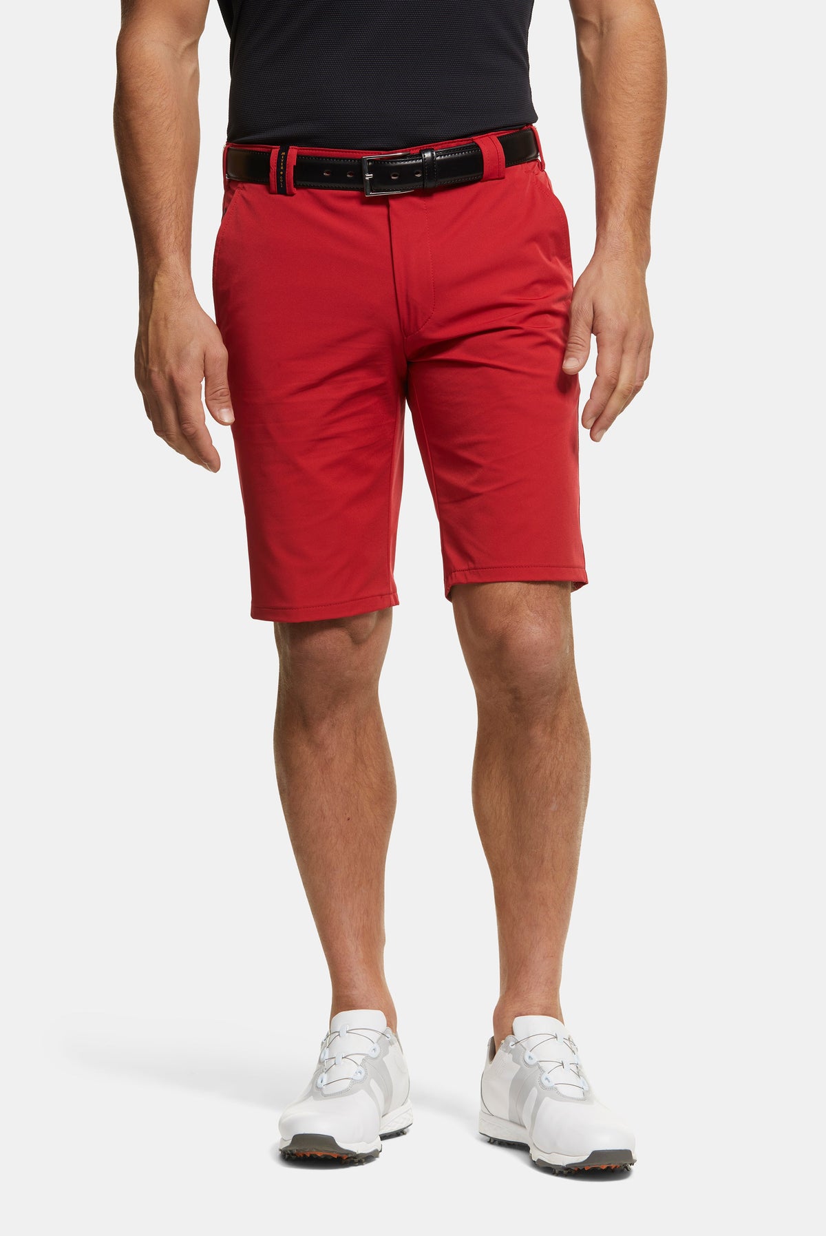 Men's straight-cut golf shorts with belt loops, zip fly and knee-length hems