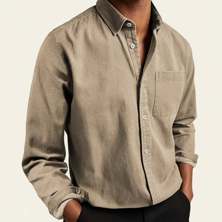 Men's long-sleeve button-front shirt with chest pocket and classic collar