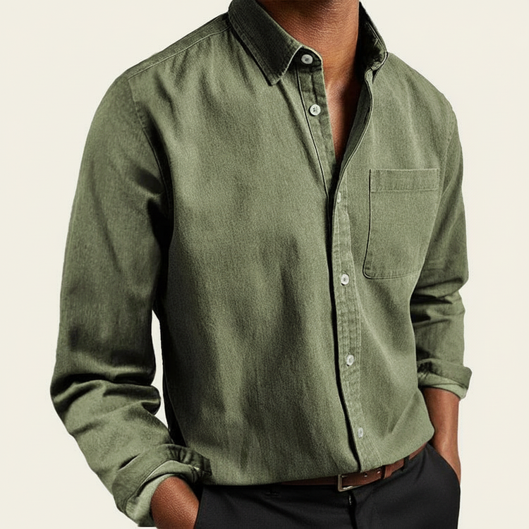 Men's long-sleeve button-front shirt with chest pocket and classic collar