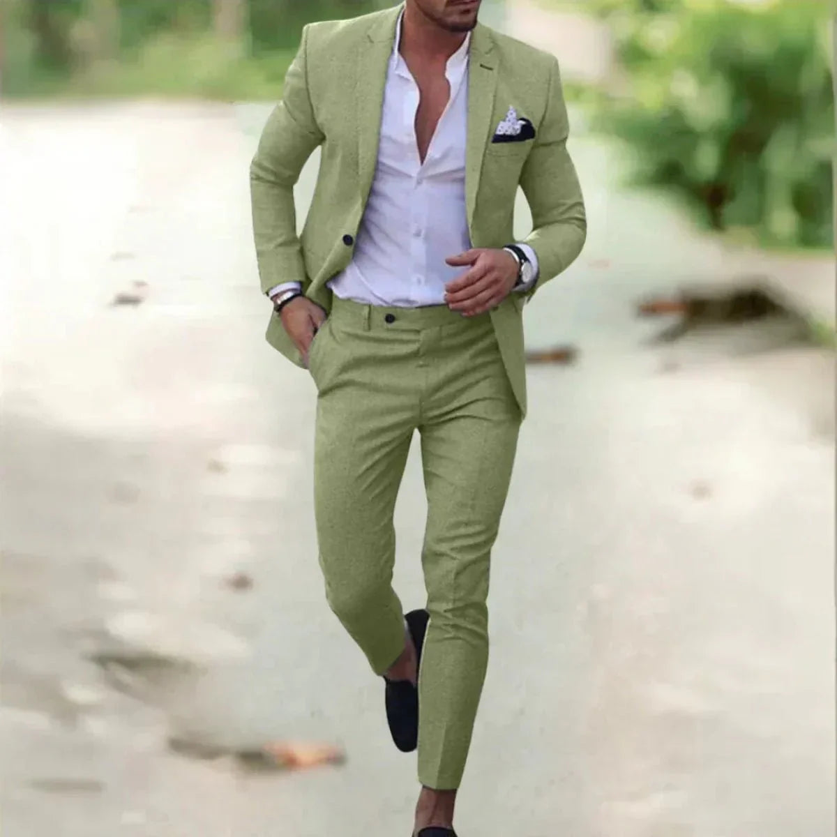 Men's formal suit set with notched lapels, long sleeves and slim trousers