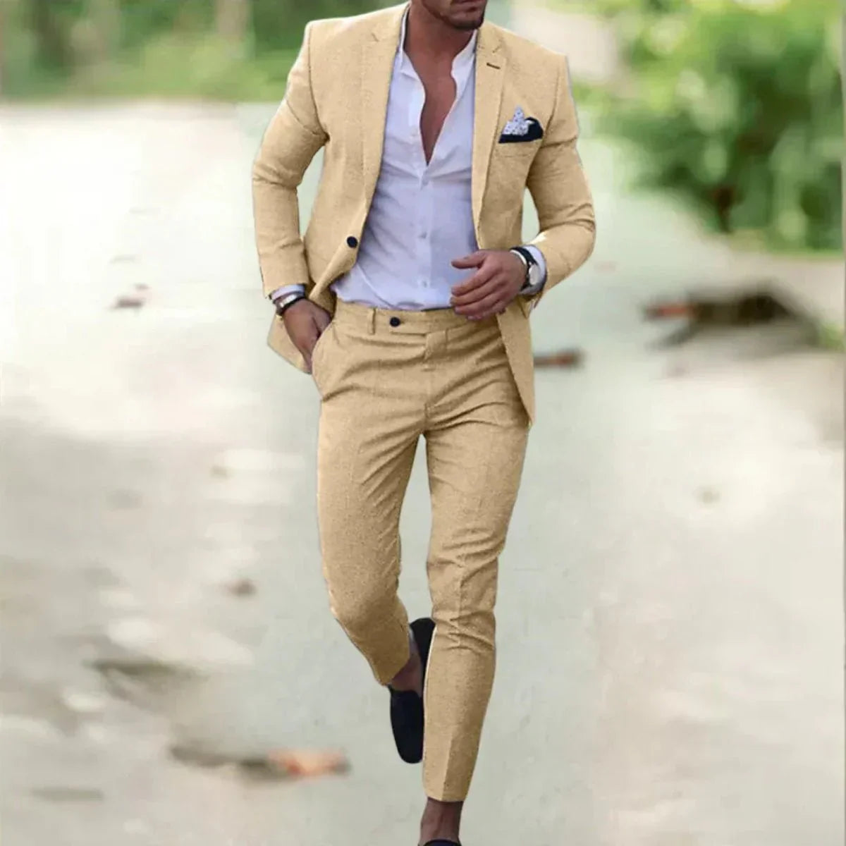 Men's formal suit set with notched lapels, long sleeves and slim trousers