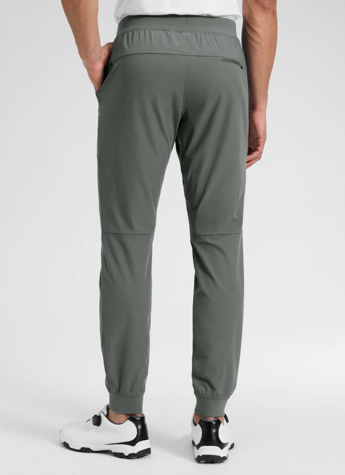Men's slim-fit golf jogger trousers with drawstring waist, pockets and cuffed hems