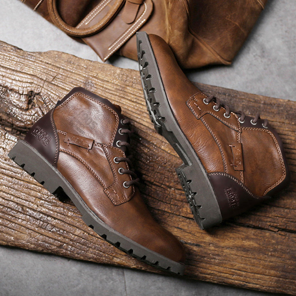 Men's lace-up ankle boots with round toes, contrast panels and lug soles