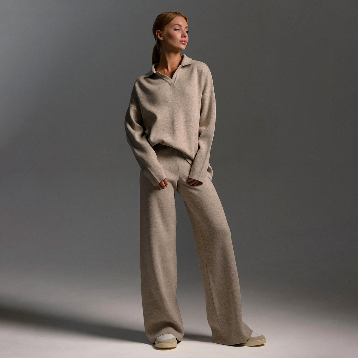 Women's polo-collar lounge set with long sleeves and wide-leg trousers