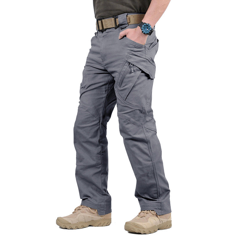 Men's tactical cargo trousers with utility pockets and articulated leg seams